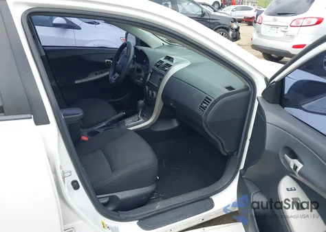 2013 Toyota Corolla S z USA, uszkodzony, nr VIN 2T1BU4EE0DC977367